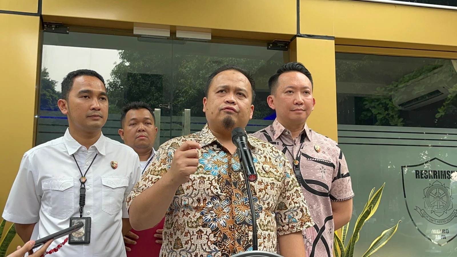 Hanania Group Tersangkut Dugaan Penipuan dan Penggelapan Dana Umrah Miliaran Rupiah, Polisi Siapkan Pemanggilan Influencer Awkarin hingga Keanu
