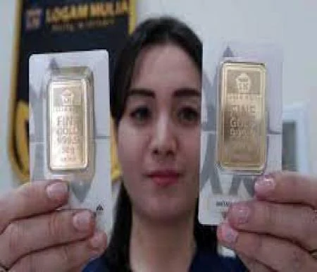 Harga Emas Hari Ini Turun Lagi Rp10 Ribu per Gram, Saatnya Beli Bunda?