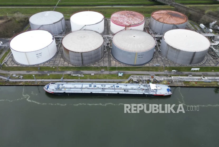 Harga Minyak Langsung Turun Usai Pakistan Umumkan AS-Iran Capai Kesepakatan Damai