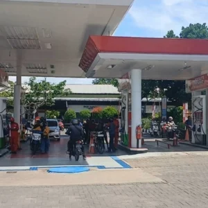 Harga Pertamax Melonjak, Mahasiswa Beralih ke Pertalite, Pegawai Khawatir Motor Rusak