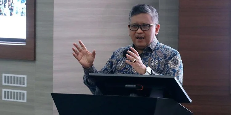 Hasto Kristiyanto dan Ganjar Pranowo Maknai Bulan Bung Karno Lewat Nobar Film Ghost in the Cell