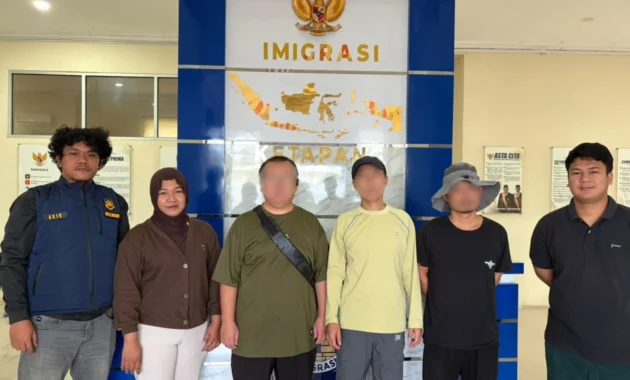 Imigrasi Jambi Deportasi WNA Asal Tiongkok pada Minggu Imigrasi Jambi Deportasi WNA Asal Tiongkok pada Minggu