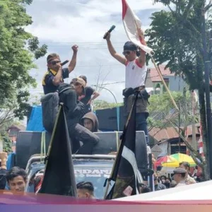 Instagram Down Massal: Benarkah Diblokir Karena Demo Mahasiswa?