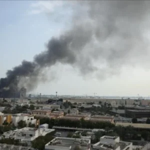 Iran Balas Serang Target Militer Amerika di Teluk Persia