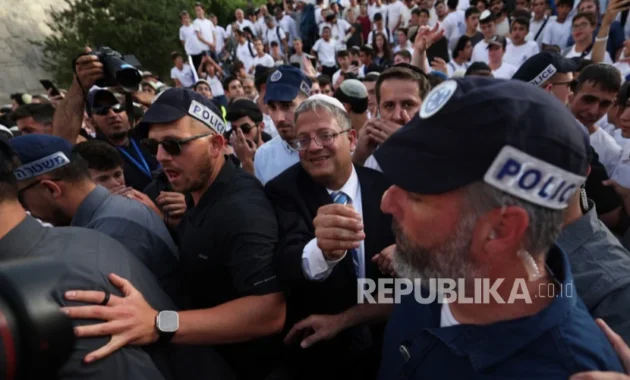Irlandia Jatuhkan Larangan Perjalanan terhadap Dua Menteri Israel
