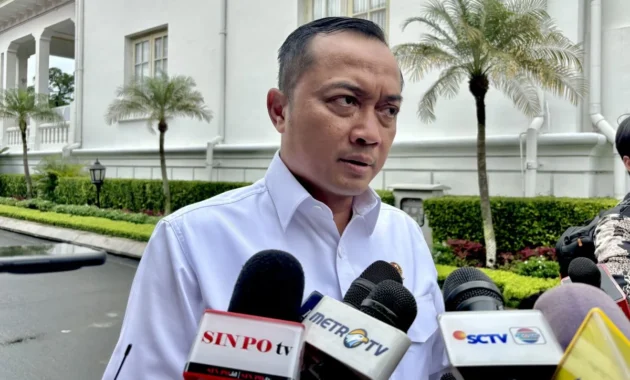 Istana Ungkap Alasan Presiden Copot Sejumlah Pimpinan BGN: Masalah Kedisiplinan hingga Evaluasi Tata Kelola Istana Ungkap Alasan Presiden Copot Sejumlah Pimpinan BGN: Masalah Kedisiplinan hingga Evaluasi Tata Kelola