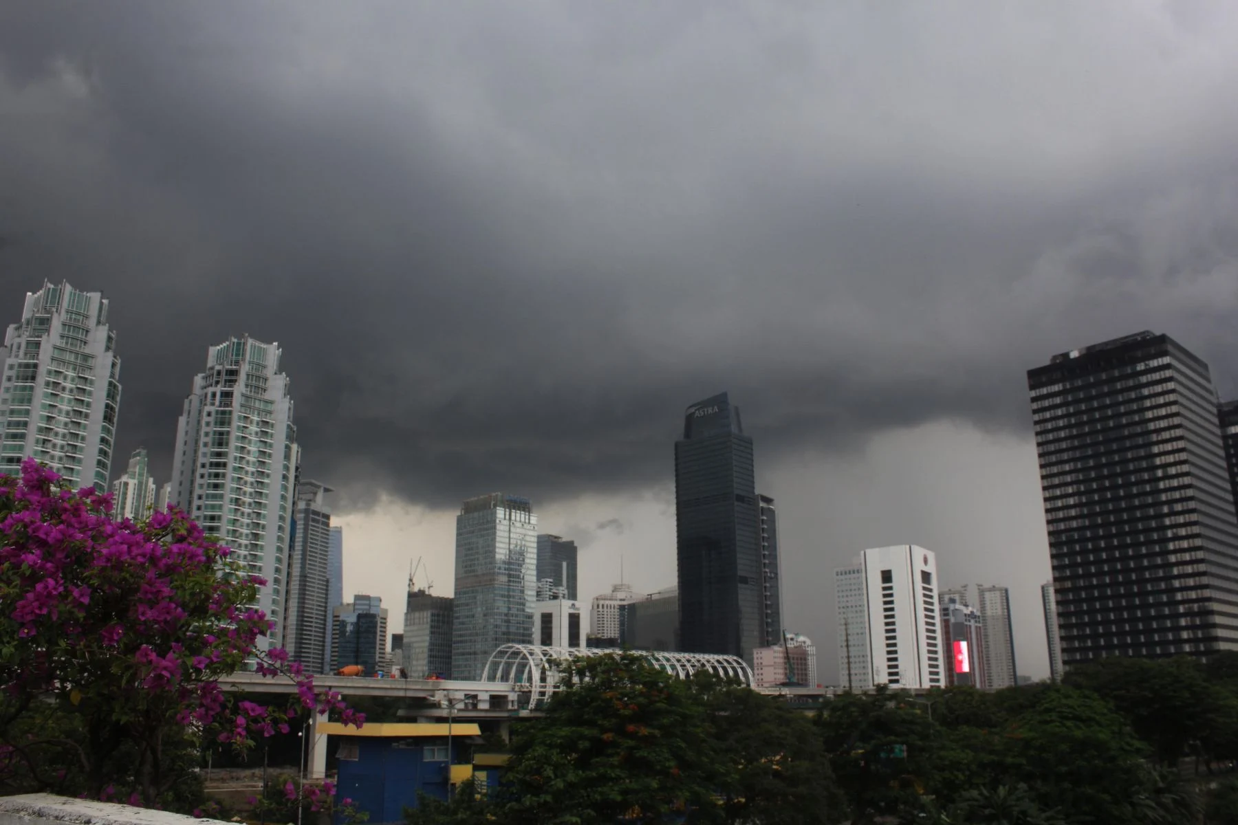 Jakarta Berpotensi Cerah Berawan pada Jumat Sore dan Malam