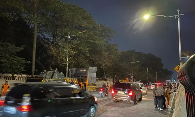 Jalan Medan Merdeka Selatan Dibuka Kembali Usai Unjuk Rasa Mahasiswa