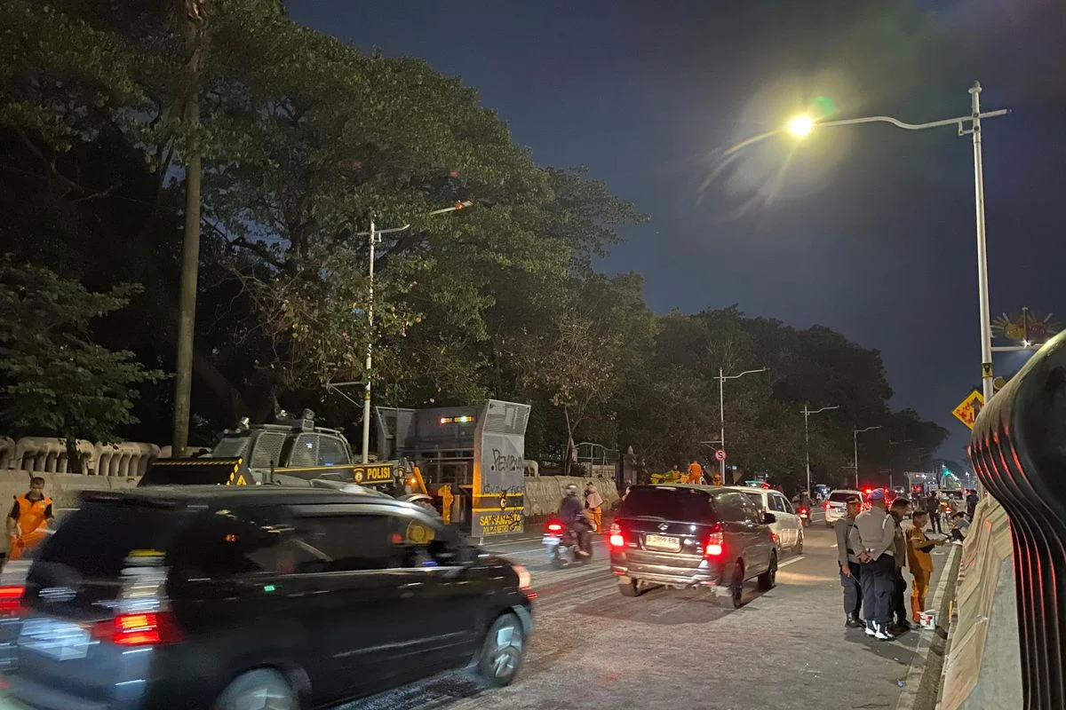 Jalan Medan Merdeka Selatan Dibuka Kembali Usai Unjuk Rasa Mahasiswa