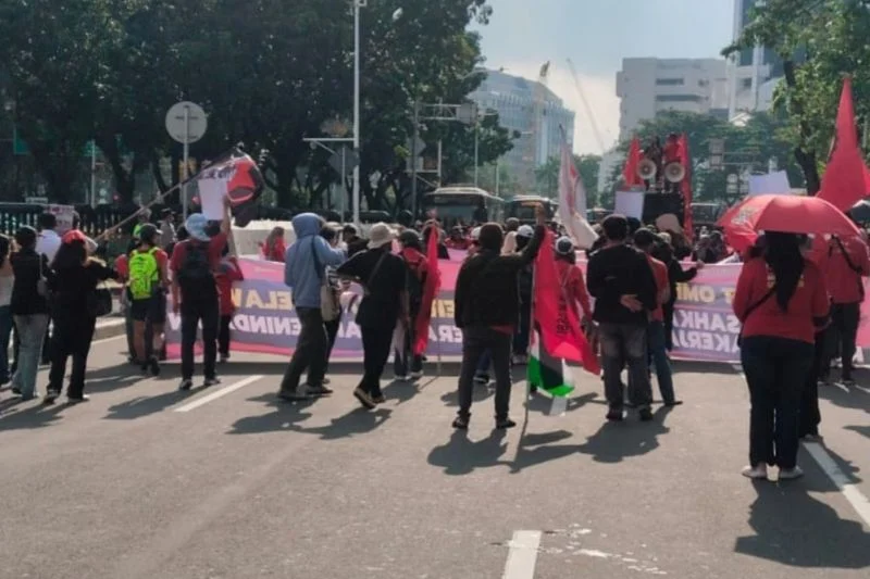Jalan Medan Merdeka Selatan Ditutup Karena Aksi Demo di Jakarta Pusat