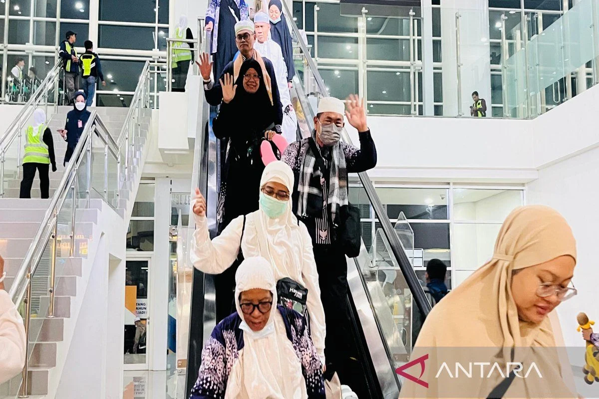 Jamaah Haji Kloter 07 Debarkasi Banjarmasin Tiba di Tanah Air