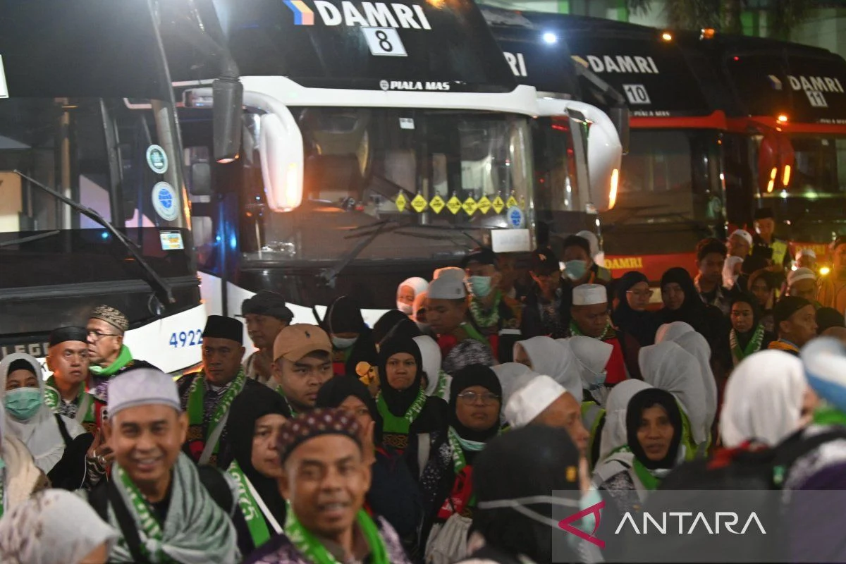 Jamaah Haji Kloter 12 Debarkasi Banjarmasin Tiba di Tanah Air