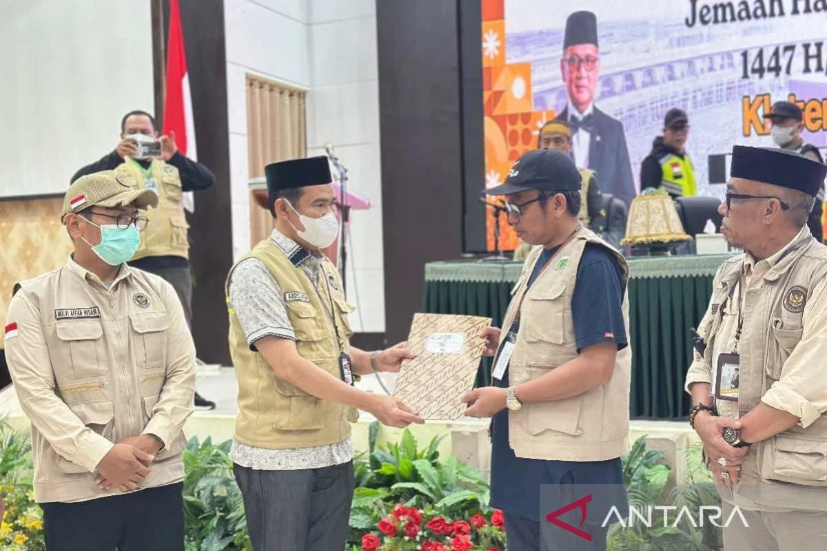 Jamaah Haji Kloter 16 Asal Empat Daerah di Sulawesi Selatan Tiba di Tanah Air