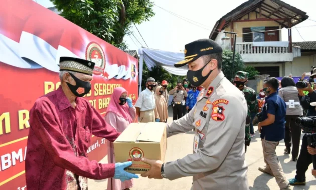 Jelang Hari Bhayangkara ke-80, Polri Salurkan 500 Paket Sembako untuk Warga Bogor Jelang Hari Bhayangkara ke-80, Polri Salurkan 500 Paket Sembako untuk Warga Bogor