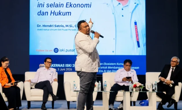 Jokowi Berkeliling Daerah, Hendri Satrio: untuk Jaga Keberlanjutan Pengaruh Politik Jokowi Berkeliling Daerah, Hendri Satrio: untuk Jaga Keberlanjutan Pengaruh Politik