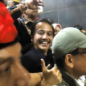 Jokowi Siap Tunjukkan Ijazah Asli Usai Penangkapan Roy Suryo dan Dr Tifa