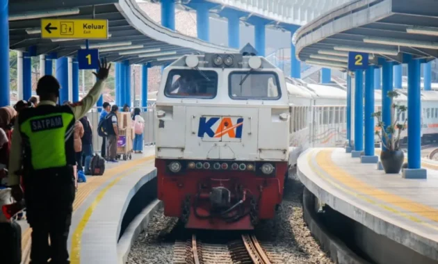 KAI Jakarta catat penambahan jumlah penumpang KA Cikuray KAI Jakarta catat penambahan jumlah penumpang KA Cikuray