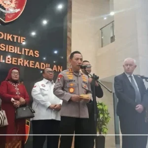 Kapolri Sigit: Ribuan Korban PHK Sudah Dipekerjakan Kembali Lewat Desk Ketenagakerjaan