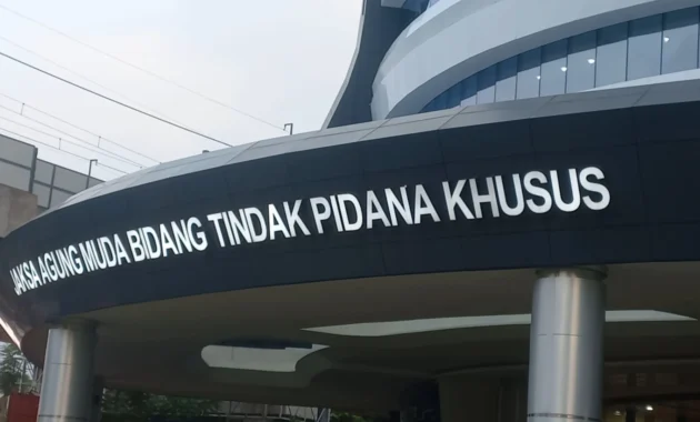 Kejagung Akan Periksa Seluruh Pihak Terkait Kasus Korupsi MBG, Termasuk Nanik S. Deyang Kejagung Akan Periksa Seluruh Pihak Terkait Kasus Korupsi MBG, Termasuk Nanik S. Deyang