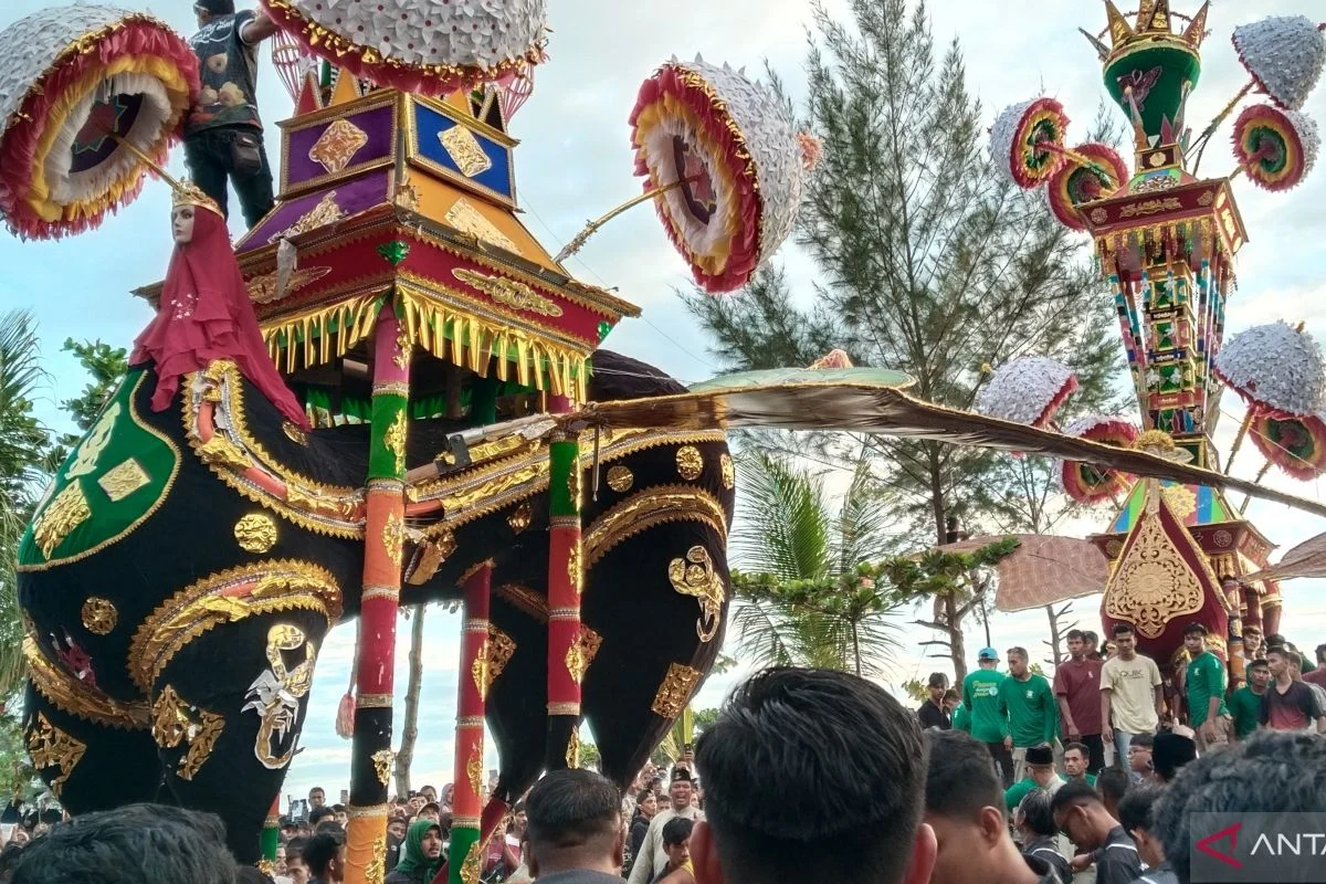 Kemenbud Minta Pariaman dan Pemprov Sumbar Usulkan Tabuik ke UNESCO