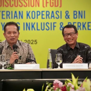 Kemenkop Gandeng Koperasi dan BUMN Bangun PLTS di Desa Terpencil untuk Dorong Energi Bersih