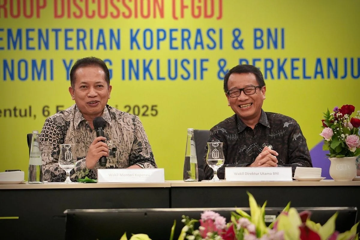 Kemenkop Gandeng Koperasi dan BUMN Bangun PLTS di Desa Terpencil untuk Dorong Energi Bersih