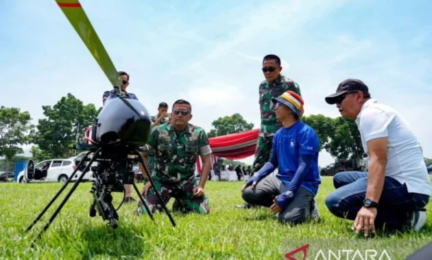 Kemhan Pamerkan Personel 3 Matra TNI dengan Kendali Drone Tempur