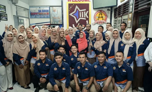 Kemkomdigi Latih Talenta Digital SMK untuk Buka Peluang Kerja di Daerah Kemkomdigi Latih Talenta Digital SMK untuk Buka Peluang Kerja di Daerah