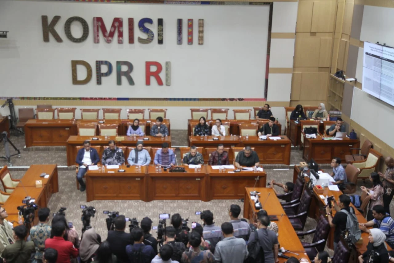 Kepercayaan Publik Terhadap Polri Meningkat, Komisi III DPR Catat 3 Hal Penting