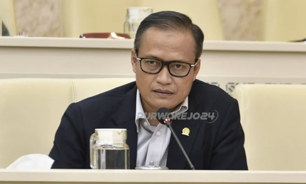 Ketika Demokrasi Kehilangan Adab, Catatan untuk Bangsa yang Sedang Berubah