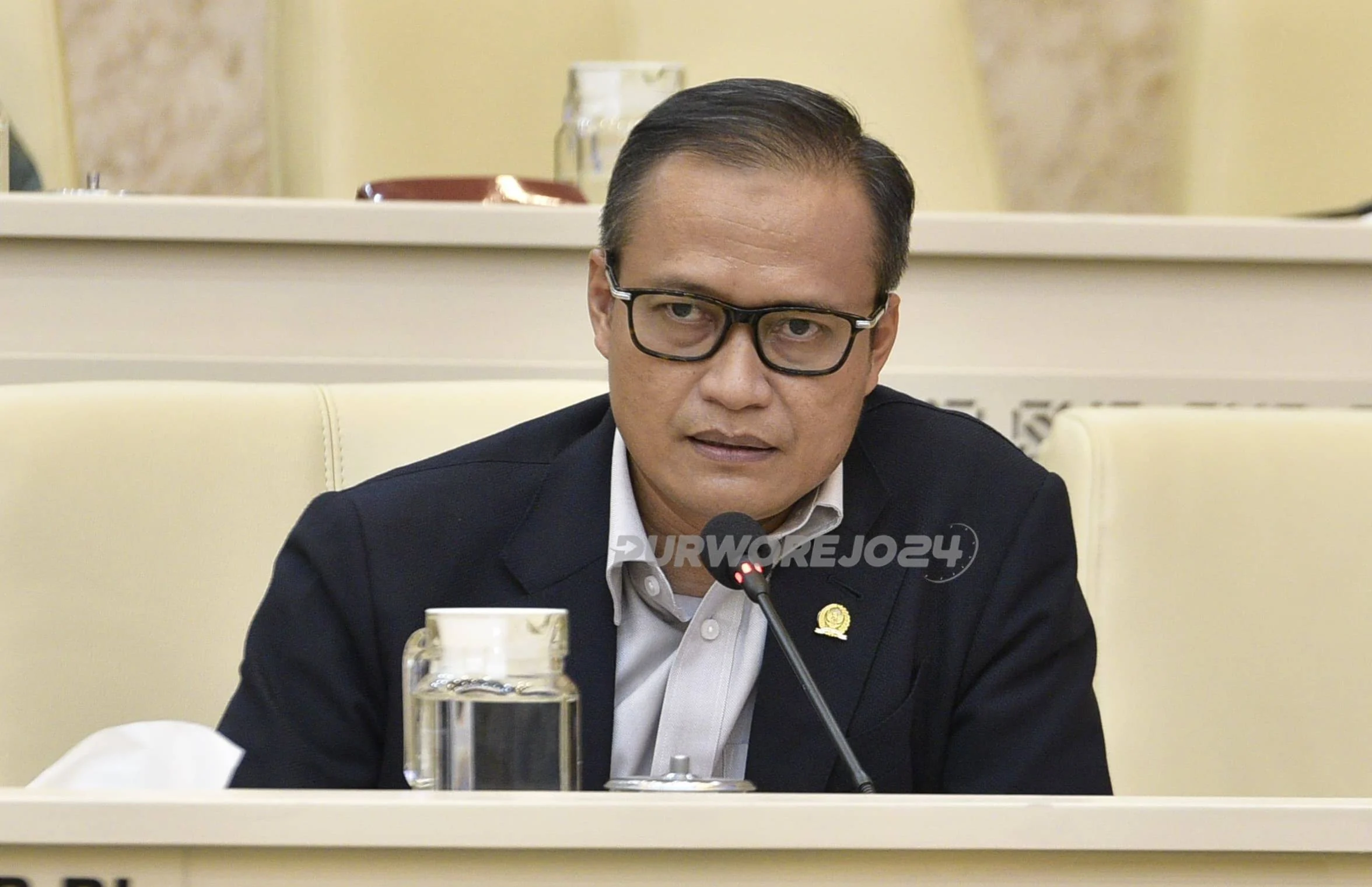 Ketika Demokrasi Kehilangan Adab, Catatan untuk Bangsa yang Sedang Berubah