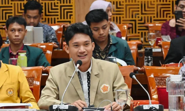 Ketua BEM UGM 2025 Tiyo Ardianto Temukan Alat Pelacak di Bawah Mobilnya, Tegaskan Semakin Diteror Semakin Gacor