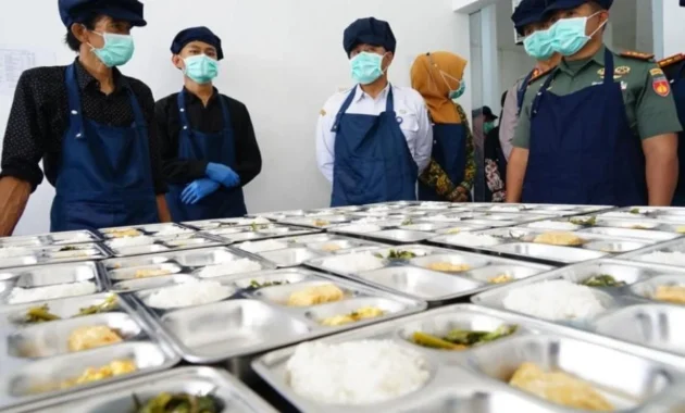 Kontroversi Kepala Program Makan Bergizi Gratis: Bukan Dapur Asal Ngebul Kontroversi Kepala Program Makan Bergizi Gratis: Bukan Dapur Asal Ngebul