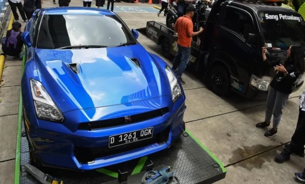 KPK Angkut Moge hingga Mobil Mewah Usai Geledah Rumah Silmy Karim