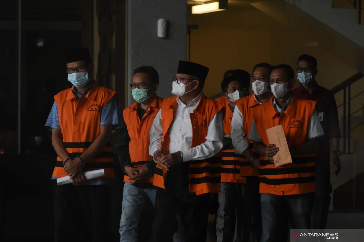 KPK Duga Bupati Muara Enim Beri Suap BPK untuk Amankan Audit Pengadaan Smart TV