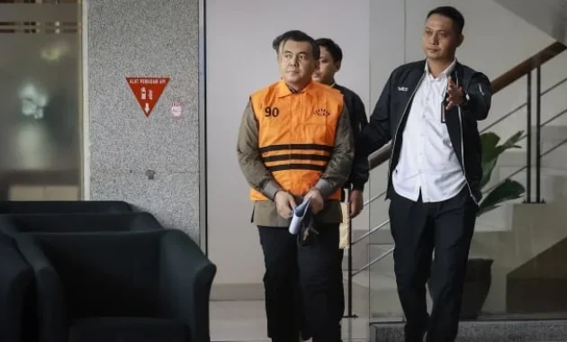KPK Periksa Silmy Karim Terkait Dugaan Gratifikasi dan Pemerasan Izin Tinggal WNA KPK Periksa Silmy Karim Terkait Dugaan Gratifikasi dan Pemerasan Izin Tinggal WNA