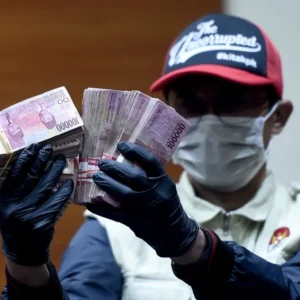 KPK Sita Uang Tunai Ratusan Juta Rupiah dalam Operasi OTT Bupati Muara Enim