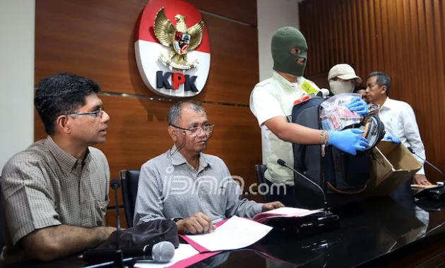 KPK Tetapkan Empat Tersangka dalam OTT Dugaan Suap Audit BPK, Termasuk Bupati Muara Enim KPK Tetapkan Empat Tersangka dalam OTT Dugaan Suap Audit BPK, Termasuk Bupati Muara Enim