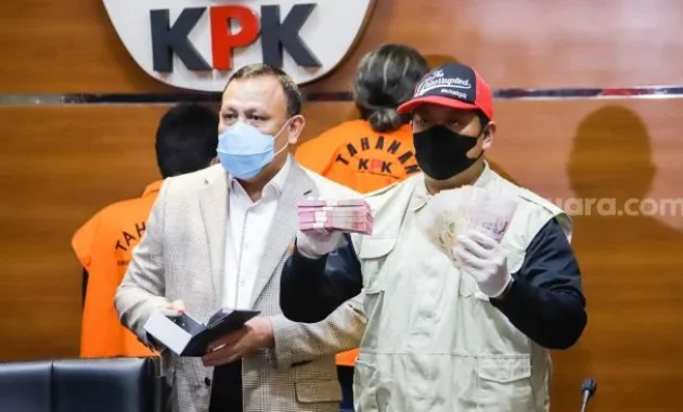 KPK Ungkap Silmy Karim Terima Jatah Rp 100 Juta per Pekan dari Pengurusan Izin Tinggal WNA, Pakai Kode Grup Musik KPK Ungkap Silmy Karim Terima Jatah Rp 100 Juta per Pekan dari Pengurusan Izin Tinggal WNA, Pakai Kode Grup Musik