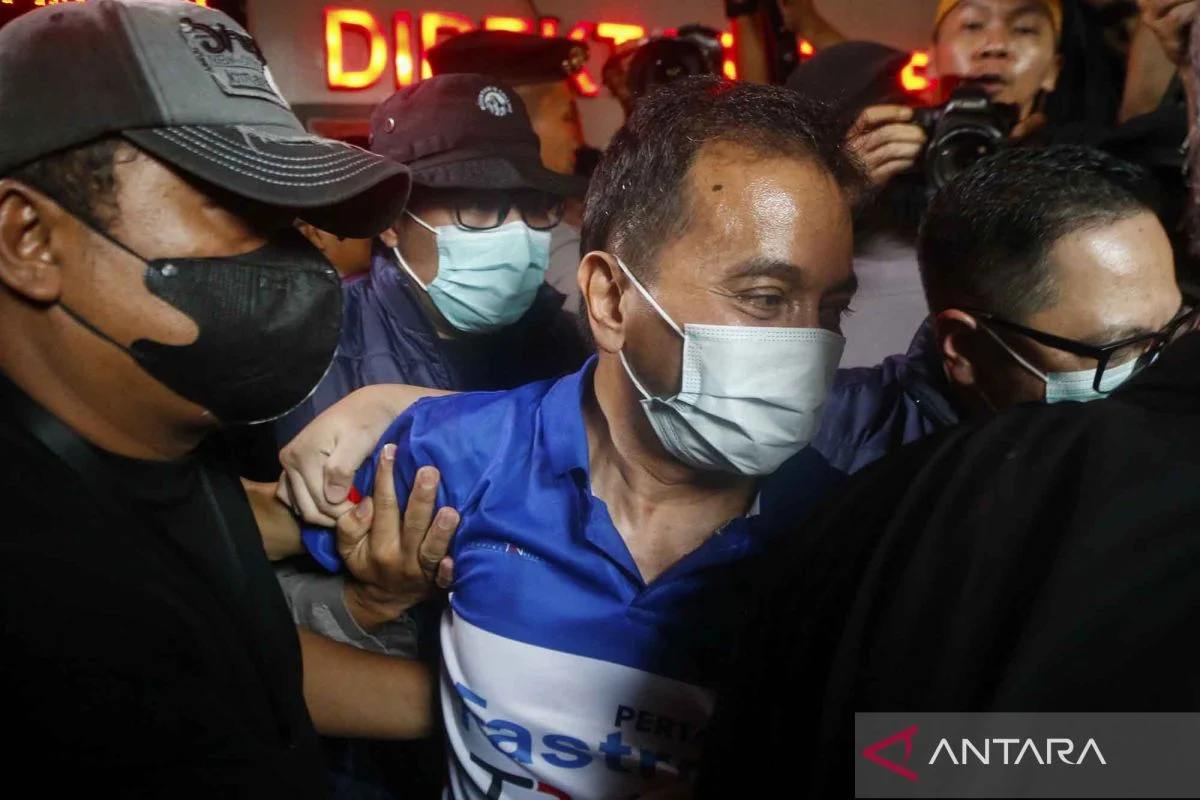 Kriminal kemarin, Roy Suryo dan Tifa ditangkap hingga curanmor di GBK