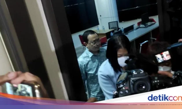 Kronologi Istri Anggota Mabes Polri Ditodong Pisau oleh OTK: Cabut Laporan atau Mati! Kronologi Istri Anggota Mabes Polri Ditodong Pisau oleh OTK: Cabut Laporan atau Mati!