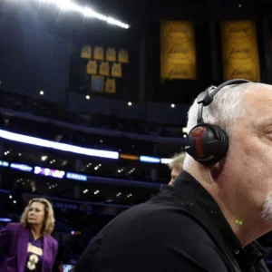 Lawrence Tanter Akhiri 43 Tahun Karier Sebagai Pengumum Arena Los Angeles Lakers