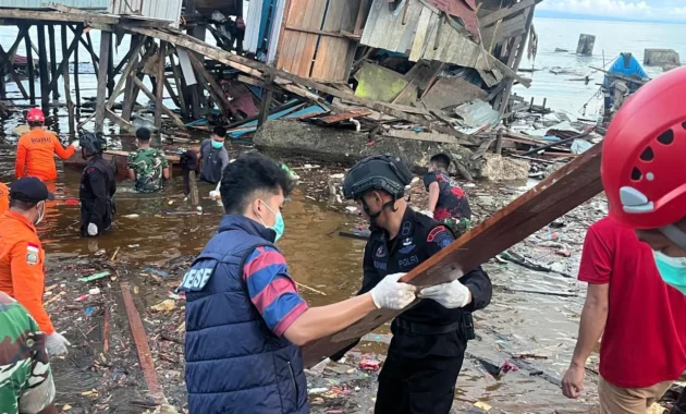 Ledakan Diduga Bom Perang Dunia II di Biak Papua: Tim Jibom Gegana Sisir Lokasi Ledakan Diduga Bom Perang Dunia II di Biak Papua: Tim Jibom Gegana Sisir Lokasi