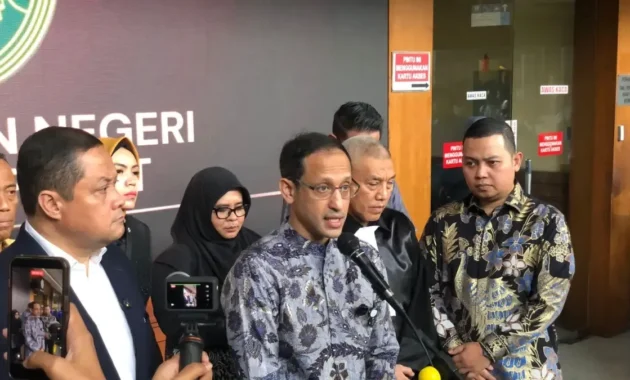 Lewat Pleidoi, Nadiem Makarim Tegaskan Kebijakan Chrome OS Hemat Uang Negara Rp 3,9 Triliun Lewat Pleidoi, Nadiem Makarim Tegaskan Kebijakan Chrome OS Hemat Uang Negara Rp 3,9 Triliun