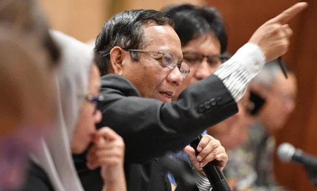 Mahfud MD: Hukuman Potong Tangan Rugi Bagi Negara, Hukum Mati Lebih Efektif untuk Korupsi Besar Mahfud MD: Hukuman Potong Tangan Rugi Bagi Negara, Hukum Mati Lebih Efektif untuk Korupsi Besar