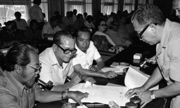 Marak Demo Tandingan MBG, Pengamat Sebut Gaya Usang Orde Baru Sudah Tak Seefektif Dulu Marak Demo Tandingan MBG, Pengamat Sebut Gaya Usang Orde Baru Sudah Tak Seefektif Dulu