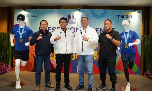 Marshal Jogja Marathon dan Ajudan Danrem Pamungkas Saling Meminta Maaf dan Berpelukan Marshal Jogja Marathon dan Ajudan Danrem Pamungkas Saling Meminta Maaf dan Berpelukan