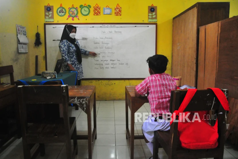 Masih Banyak Guru Honorer di Bawah Rp 1 Juta, P2G Desak Presiden Tetapkan Standar Upah Minimum