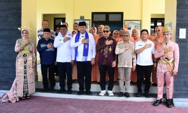 Menbud Fadli Zon Resmikan Balai Budaya Elidan sebagai Ruang Pengembangan Seni Menbud Fadli Zon Resmikan Balai Budaya Elidan sebagai Ruang Pengembangan Seni