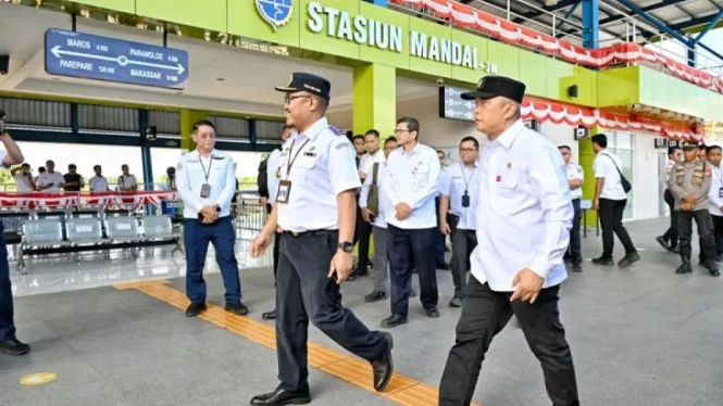 Menhub Dudy Purwagandhi Tekankan Stasiun KRL JIS Perkuat Integrasi Transportasi Publik